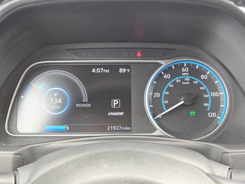 Used 2021 Nissan Leaf SV FWD image 25