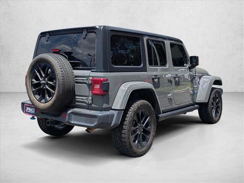 Used 2023 Jeep Wrangler Unlimited Sahara AWD/4WD image 5