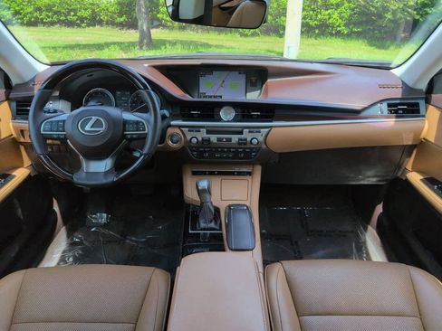 Used 2016 Lexus ES 350 w/ Navigation System Package FWD image 14