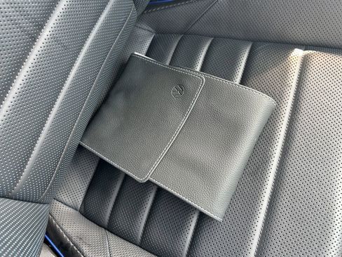 Used 2022 Volkswagen Golf R image 51