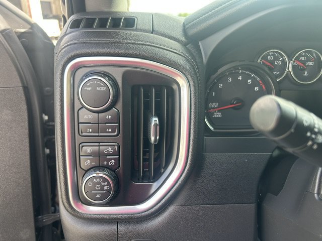 Used 2022 Chevrolet Silverado 1500 LTZ AWD/4WD image 23