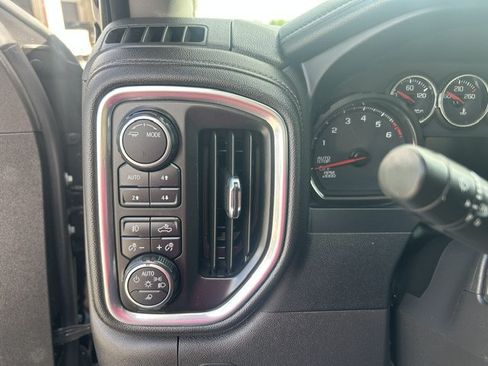 Used 2022 Chevrolet Silverado 1500 LTZ AWD/4WD image 23