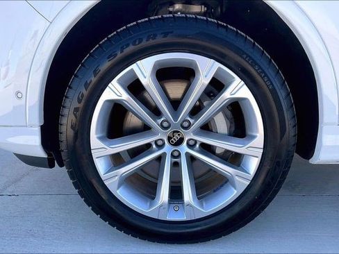 Used 2025 Audi Q7 3.0T Premium Plus image 9