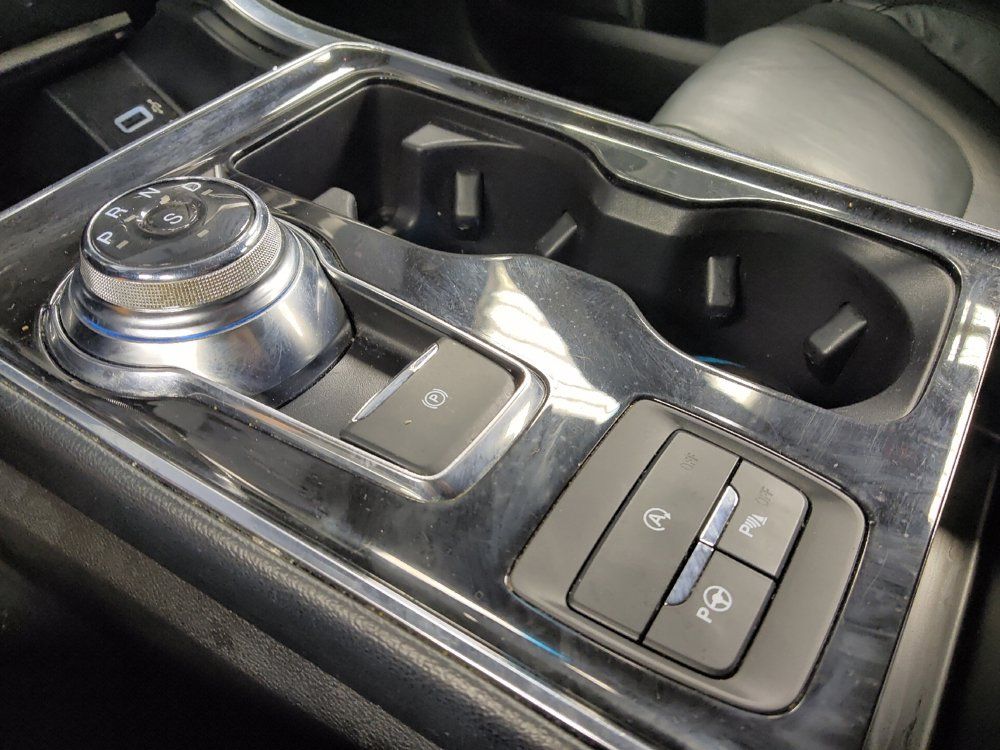 Used 2019 Ford Edge Titanium w/ Equipment Group 301A FWD image 26