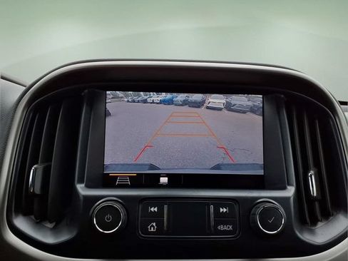 Used 2019 Chevrolet Colorado Z71 AWD/4WD image 17