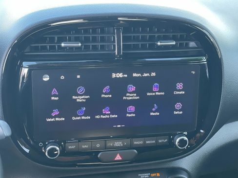 Used 2023 Kia Soul EX image 11