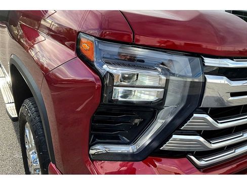 Used 2024 Chevrolet Silverado 3500 High Country w/ High Country Premium Package AWD/4WD image 33