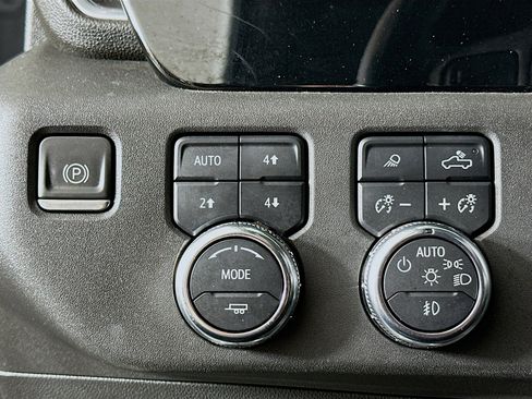 Used 2022 GMC Sierra 1500 SLT w/ X31 Off-Road Package image 16