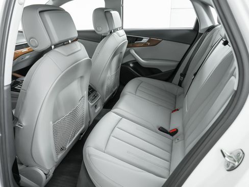 Used 2022 Audi A4 2.0T Premium w/ Convenience Package image 22