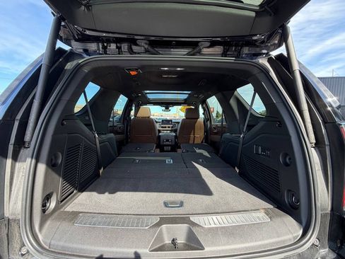 Used 2022 Chevrolet Tahoe High Country AWD/4WD image 32