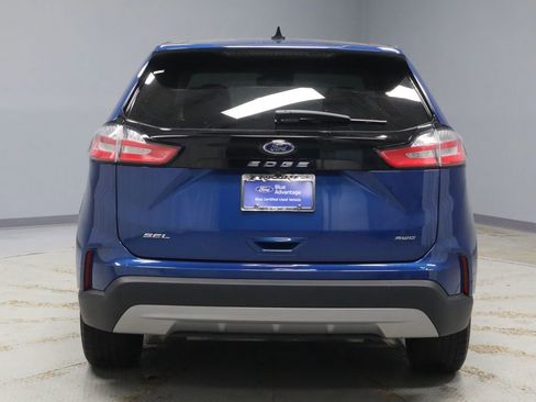 Certified 2022 Ford Edge SEL w/ Convenience Package AWD/4WD image 11