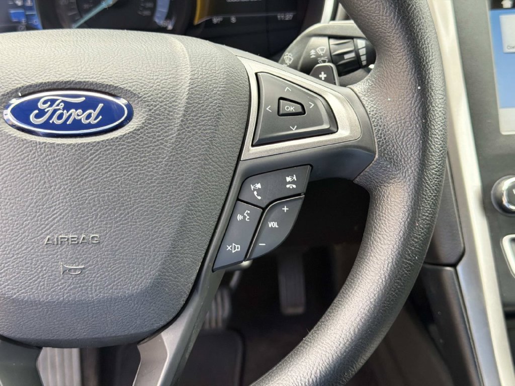 Used 2017 Ford Fusion SE w/ Fusion SE Technology Package FWD image 23