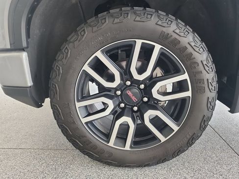 Certified 2023 GMC Sierra 1500 AT4 w/ AT4 Premium Package AWD/4WD image 33