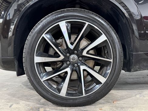 Used 2019 Volvo XC90 T6 Momentum w/ Protection Package AWD/4WD image 11
