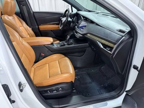 Used 2019 Cadillac XT4 Premium Luxury AWD/4WD image 11