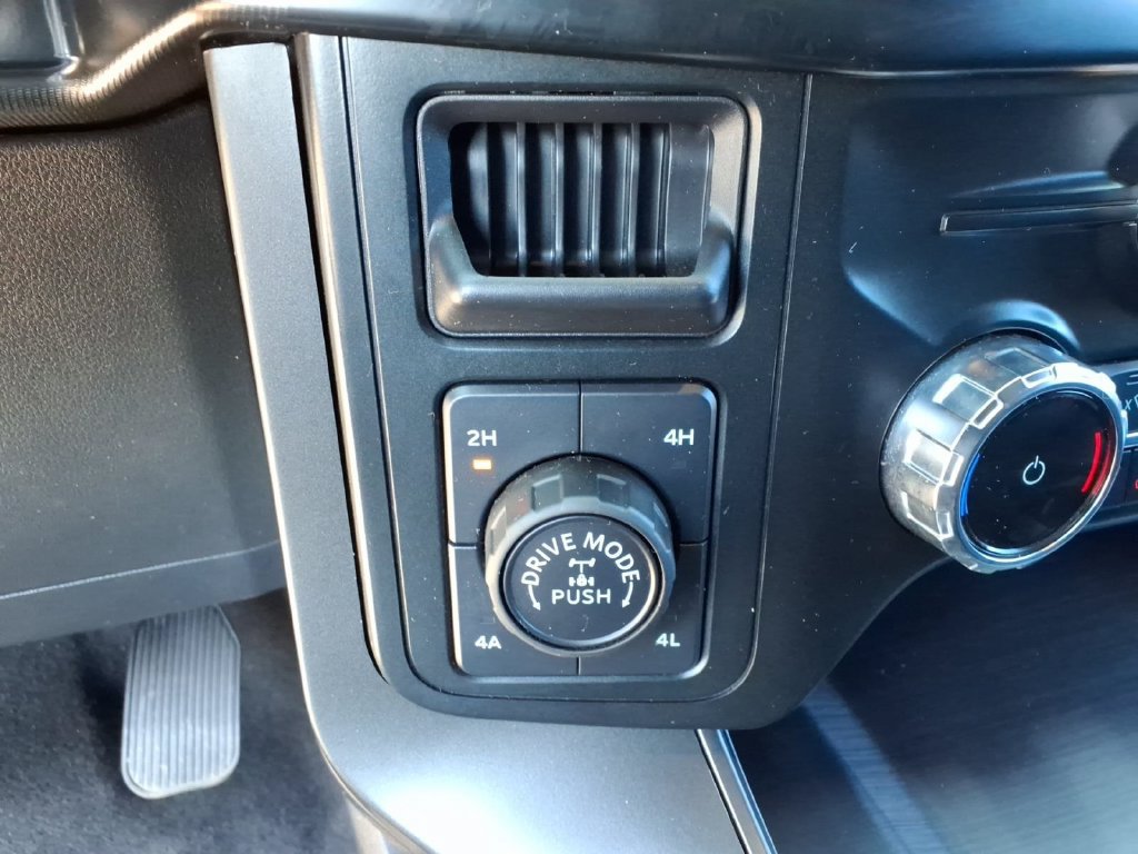 Used 2024 Ford F150 Lariat w/ Equipment Group 502A High AWD/4WD image 27
