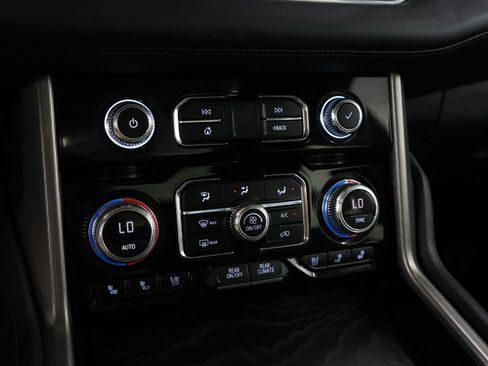 Used 2021 GMC Yukon XL Denali AWD/4WD image 24
