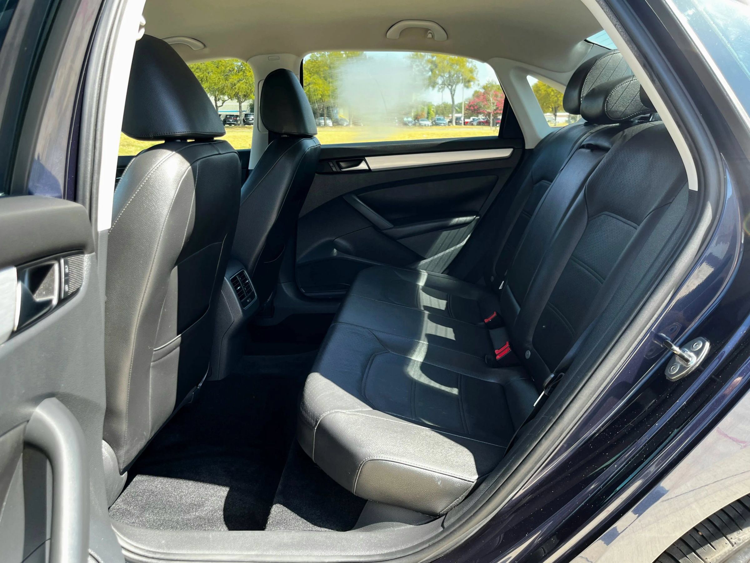 Used 2013 Volkswagen Passat 2.5 SE FWD image 37