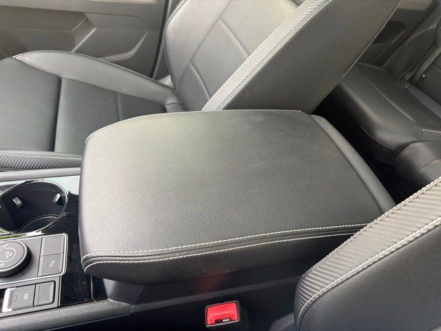 Used 2023 Volkswagen Atlas Cross Sport SEL R-Line AWD/4WD image 34