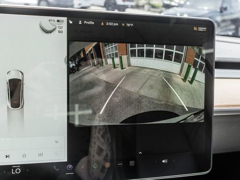 Used 2020 Tesla Model Y Performance AWD/4WD image 9