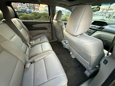 Used 2013 Honda Odyssey Touring image 39