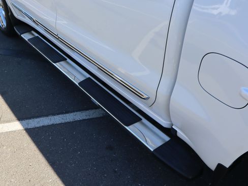 Used 2024 Chevrolet Silverado 1500 High Country w/ High Country Premium Package AWD/4WD image 14