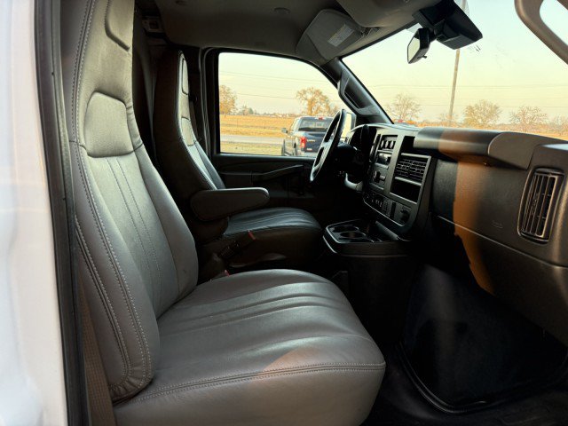 Used 2023 GMC Savana 2500 Extended w/ Driver Convenience Package RWD image 9