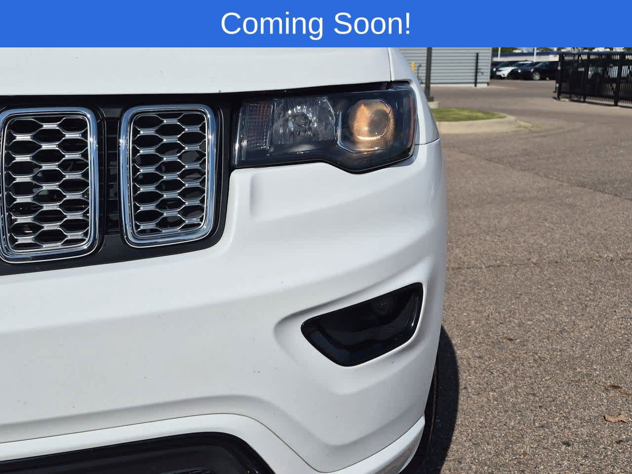 Used 2018 Jeep Grand Cherokee Altitude AWD/4WD image 10