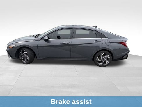 Used 2025 Hyundai Elantra SEL FWD image 21