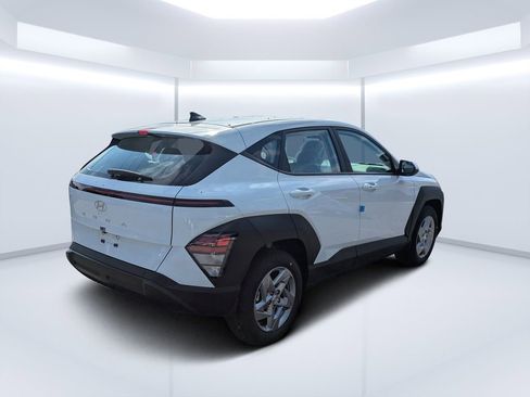 New 2026 Hyundai Kona SE FWD image 3