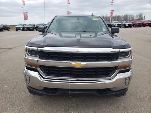 Used 2018 Chevrolet Silverado 1500 LT w/ LT Convenience Package image 2