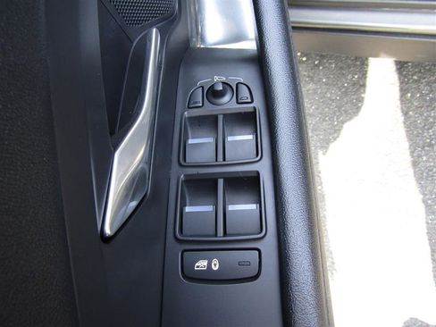 Used 2020 Jaguar E-PACE image 11