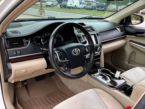 Used 2012 Toyota Camry XLE w/ Leather Pkg FWD image 18