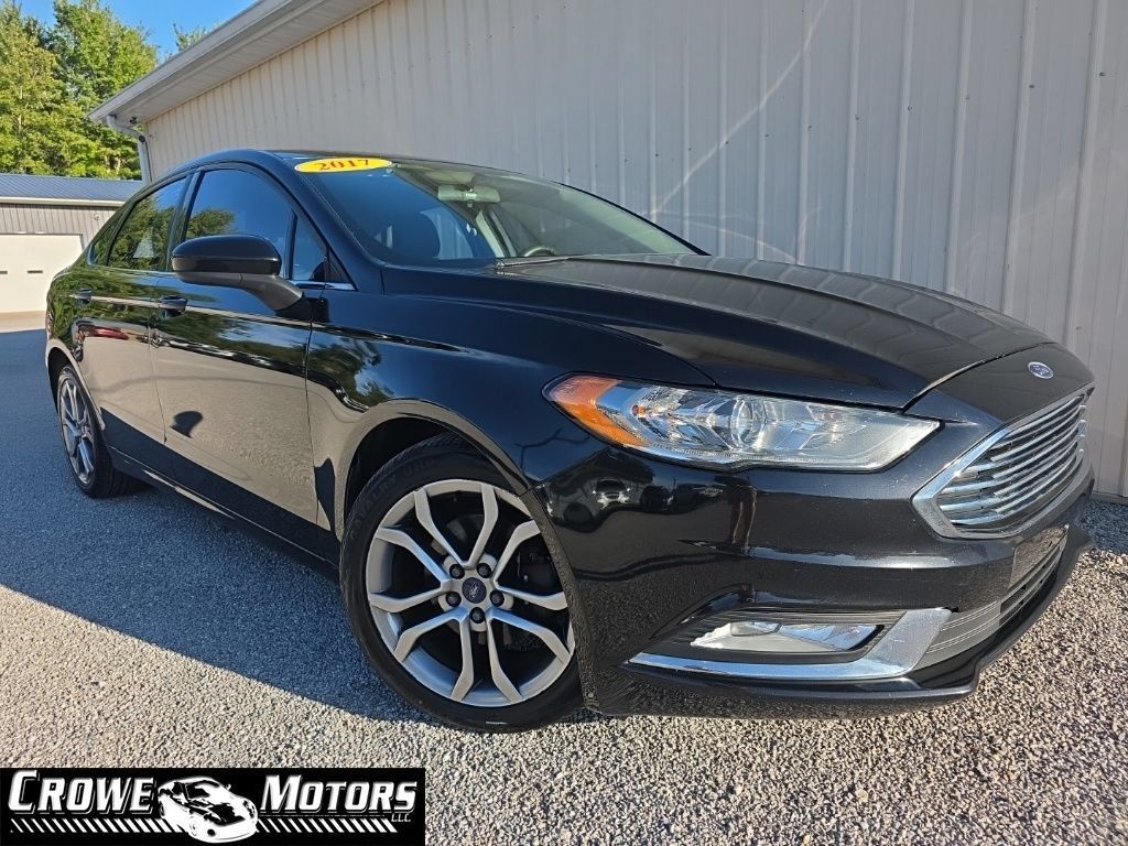 Used 2017 Ford Fusion SE w/ Equipment Group 201A FWD image 1