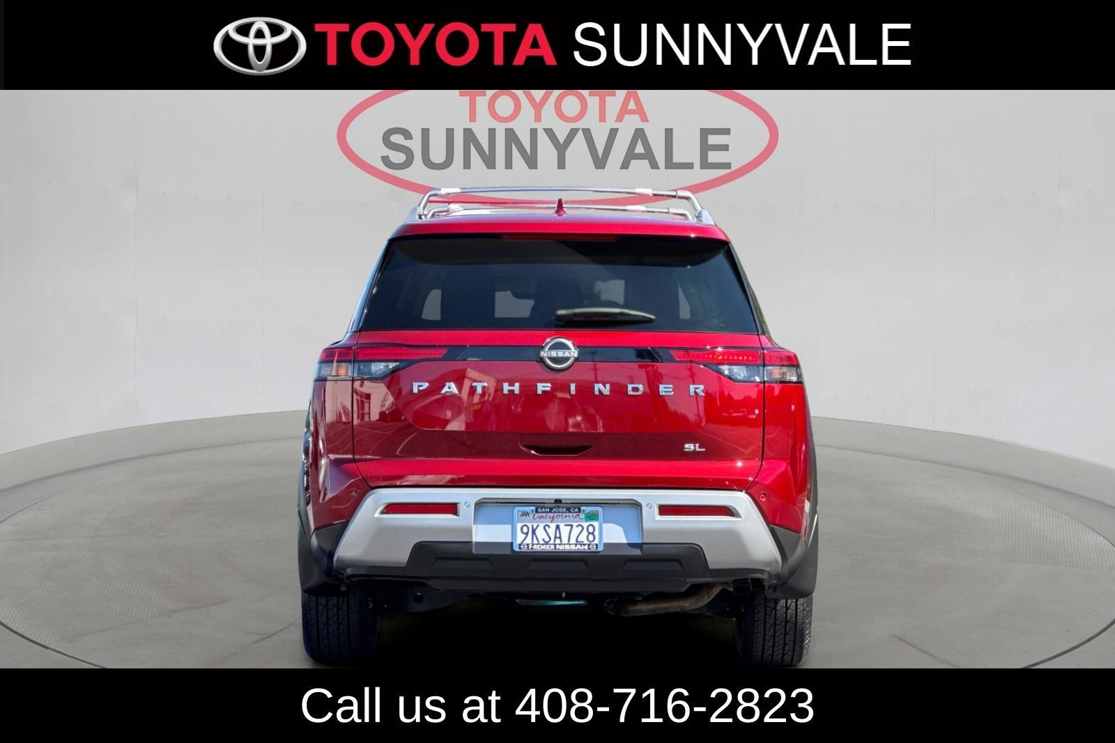 Used 2024 Nissan Pathfinder SL FWD image 8