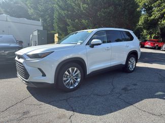 Used 2024 Toyota Grand Highlander AWD video 1
