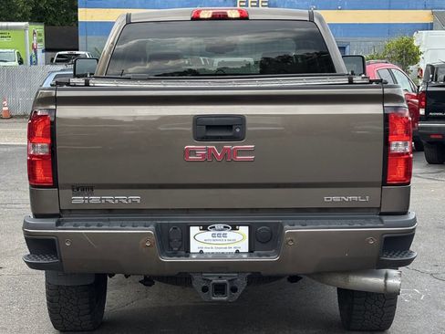 Used 2015 GMC Sierra 2500 Denali w/ Duramax Plus Package AWD/4WD image 7