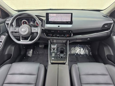 Used 2024 Nissan Rogue SL FWD image 11