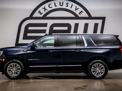 Used 2023 GMC Yukon XL Denali w/ Advanced Technology Package AWD/4WD image 6