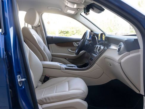 Used 2022 Mercedes-Benz GLC 300 image 27