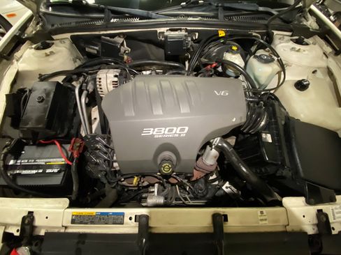 Used 2002 Buick Park Avenue FWD image 9