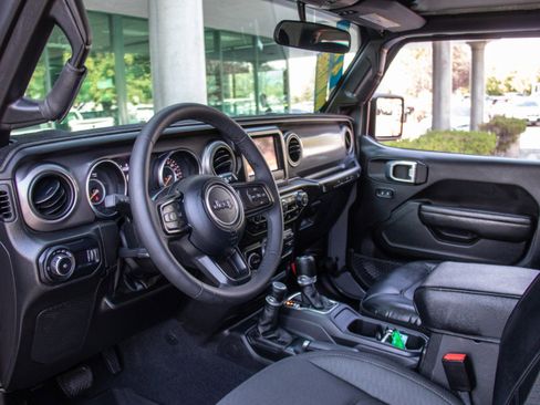 Used 2023 Jeep Wrangler Freedom Edition image 11