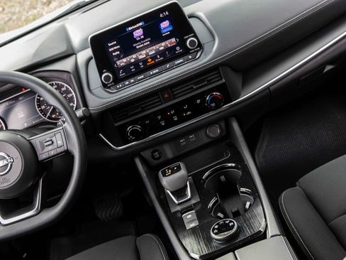 Certified 2024 Nissan Rogue S image 20