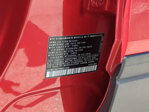 Certified 2023 Volkswagen Tiguan SE FWD image 35