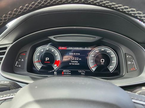 Certified 2022 Audi SQ7 Premium Plus w/ SQ7 Executive Package image 23