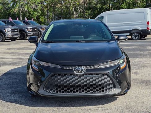 Used 2021 Toyota Corolla LE FWD image 2