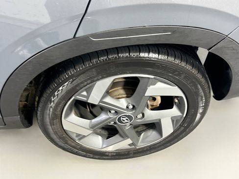 Used 2023 Hyundai Venue SEL image 29