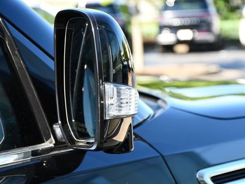 Used 2022 Nissan Armada SL w/ Captain's Chairs Package AWD/4WD image 30