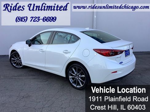 Used 2018 MAZDA MAZDA3 Touring FWD image 5