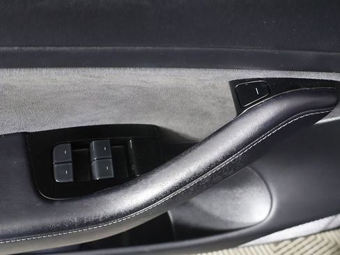 Used 2018 Tesla Model 3 Long Range image 35